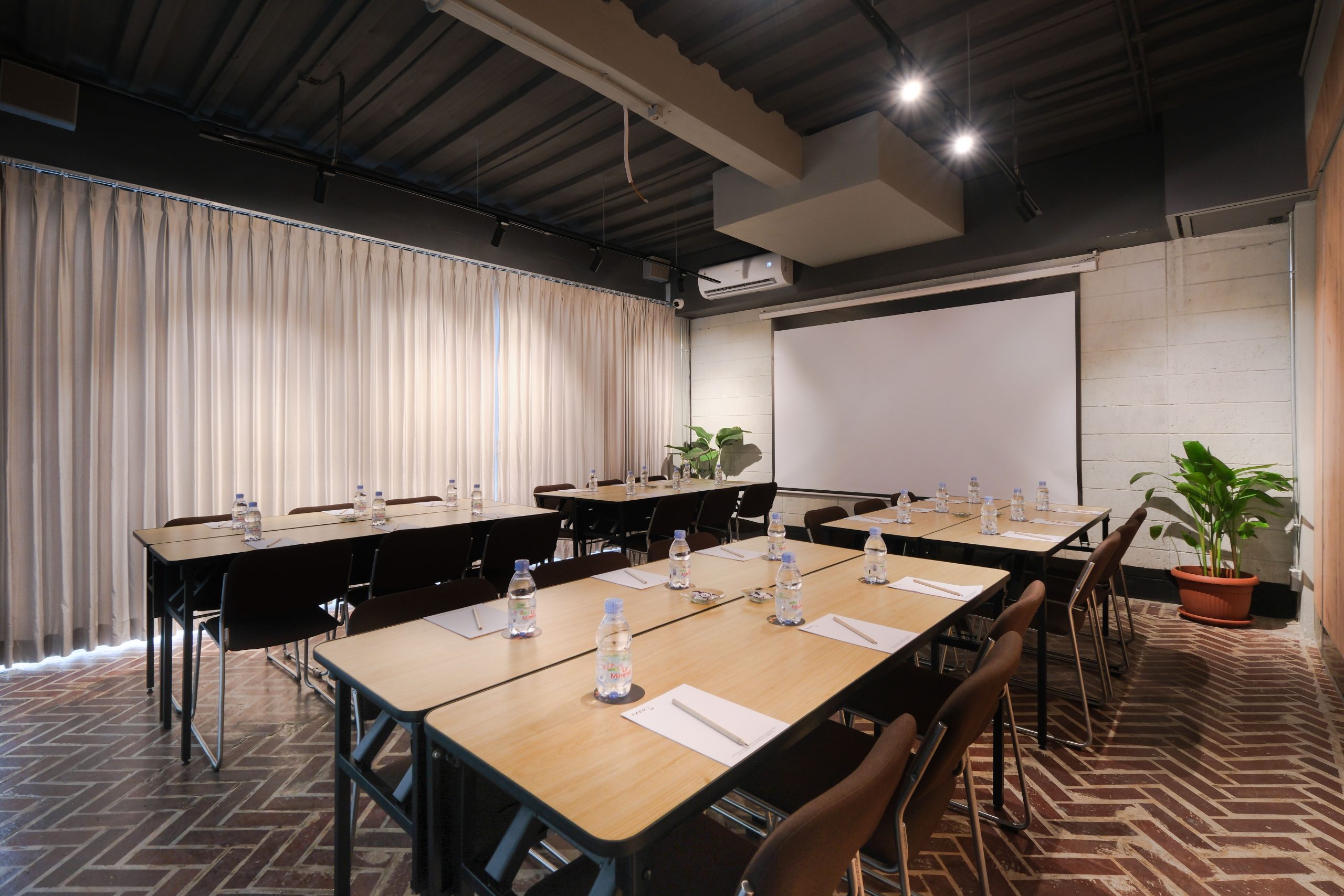 10-PINE - BLOCK TABLE-2