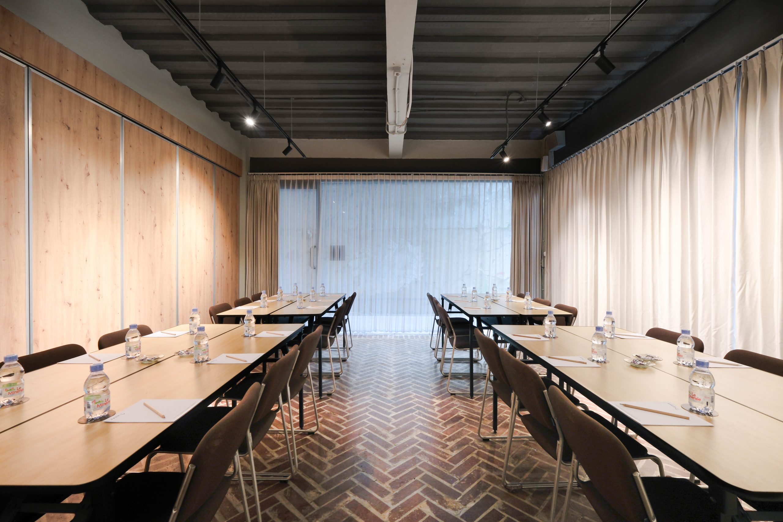 11-PINE - BLOCK TABLE-3